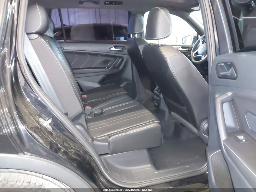 2022 VOLKSWAGEN TIGUAN auction photo 8