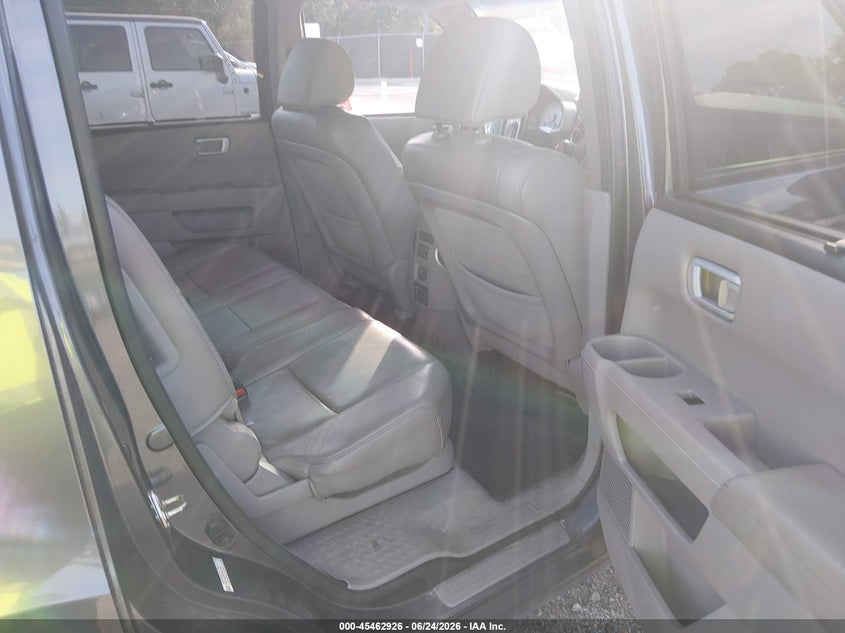 2015 HONDA PILOT auction photo 8