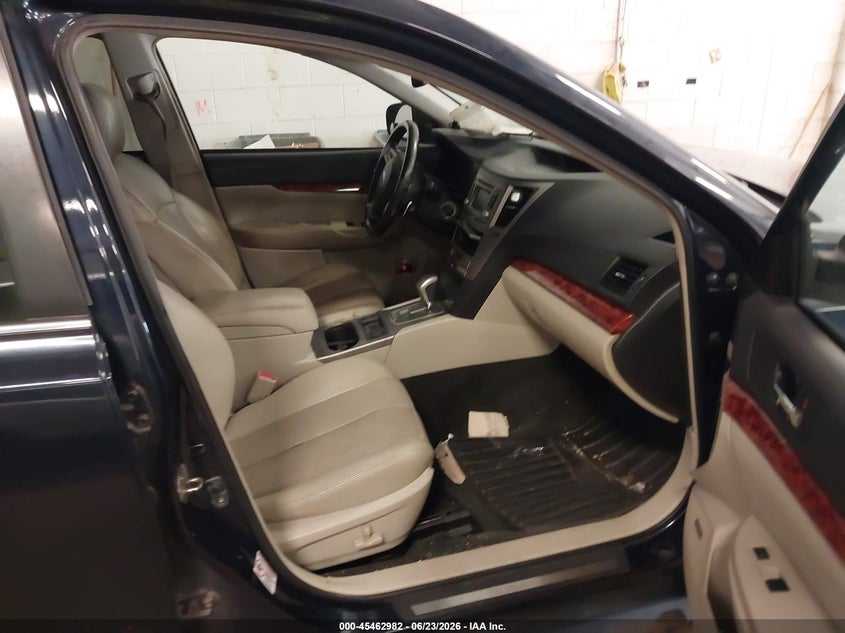 2012 SUBARU OUTBACK auction photo 5