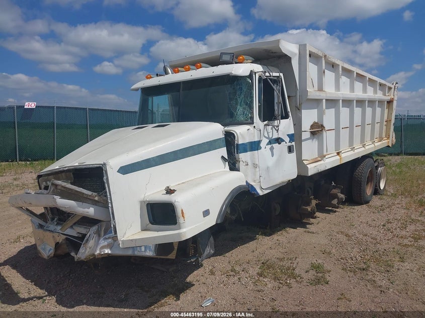 1993 WHITE/GMC CONVENTIONAL auction photo 2