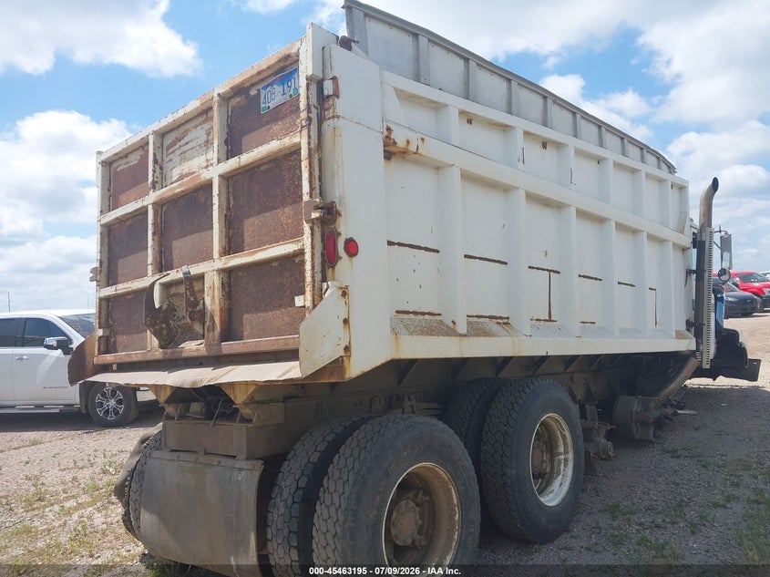 1993 WHITE/GMC CONVENTIONAL auction photo 4