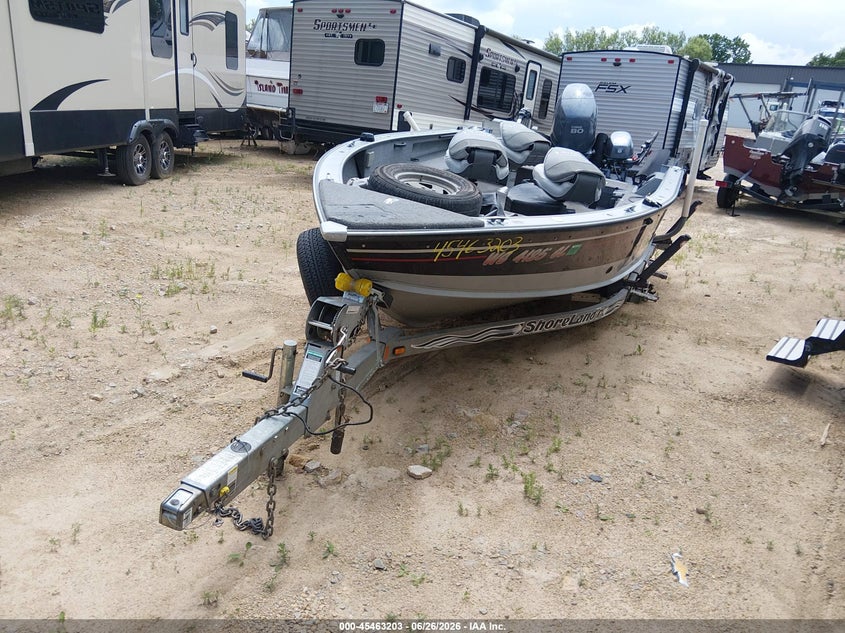 2003 LUND 17' auction photo 2