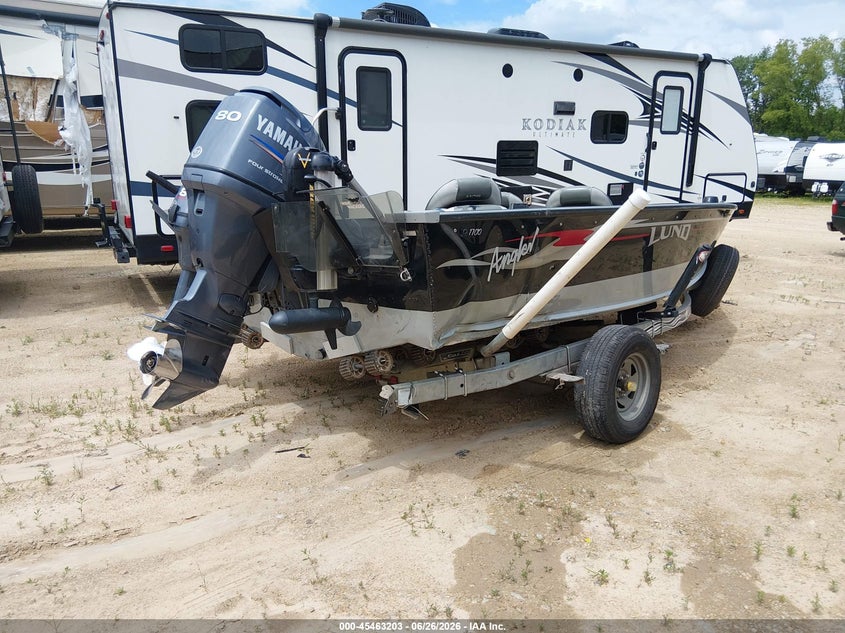 2003 LUND 17' auction photo 4