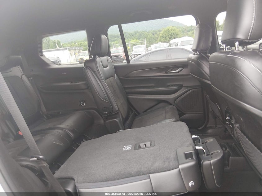 AtlanticExpress - Jeep Grand Cherokee L