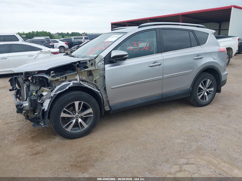 2017 Toyota RAV 4, Front End, IAAI, VIN 2T3RFREVXHW569007 — photo 2
