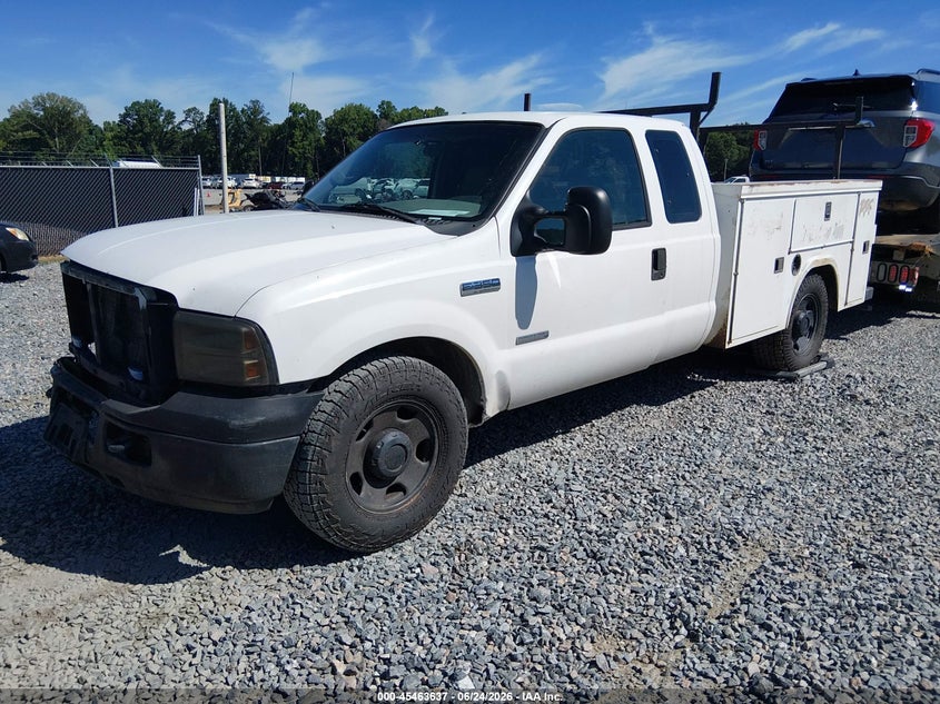 2005 FORD F-350 auction photo 2