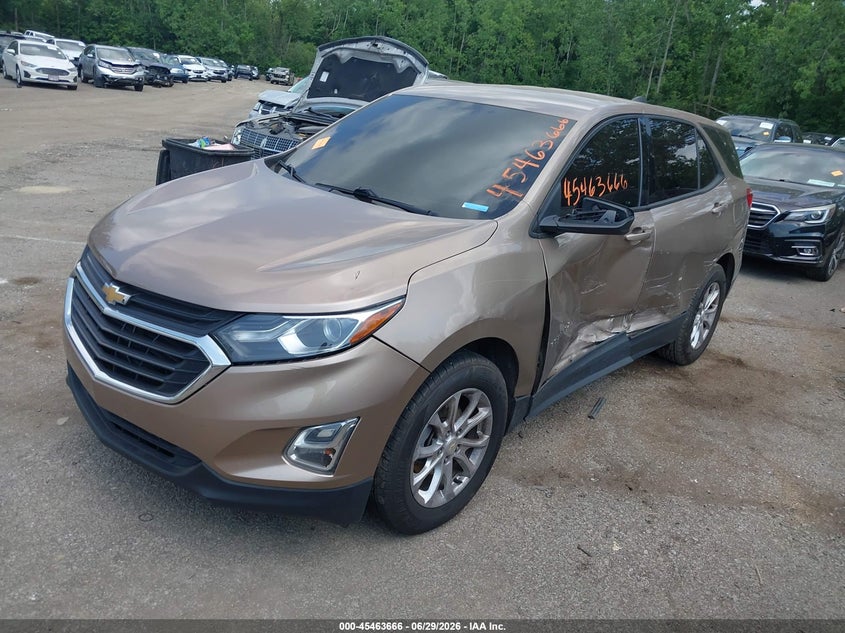 2018 Chevrolet Equinox, Left Side, IAAI, VIN 3GNAXHEV3JL114086 — photo 2
