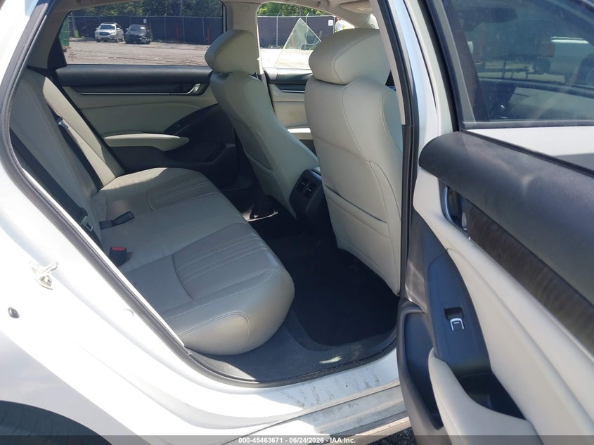 2018 HONDA ACCORD auction photo 8