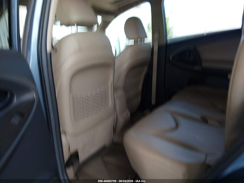 2012 TOYOTA RAV4 auction photo 8