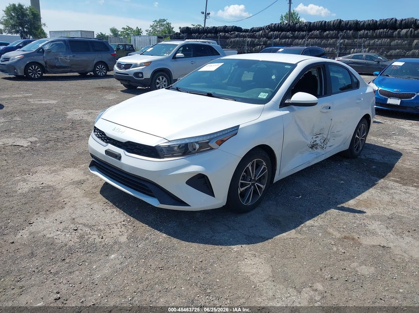 2022 Kia Forte, Left Side, IAAI, VIN 3KPF24AD3NE423845 — photo 2