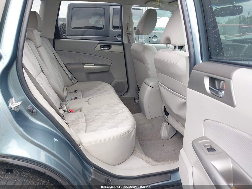 2010 SUBARU FORESTER auction photo 8