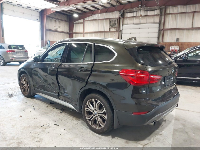 2017 BMW X1 auction photo 3