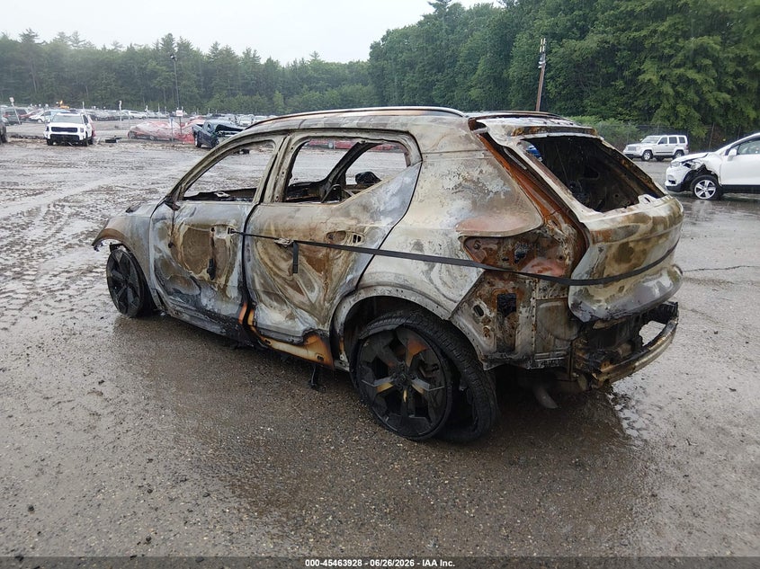2023 VOLVO XC40 auction photo 3