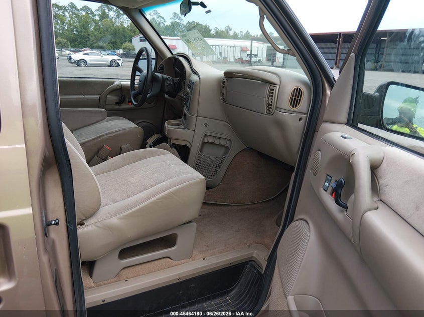 2004 GMC SAFARI auction photo 5