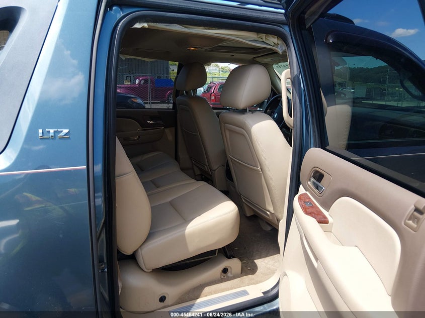 2010 CHEVROLET AVALANCHE 1500 auction photo 8