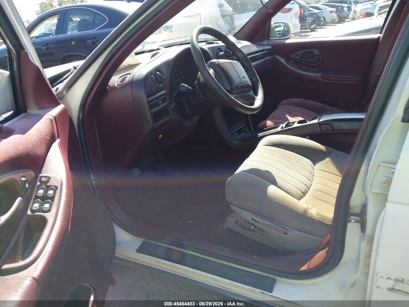 1995 CHEVROLET LUMINA auction photo 5