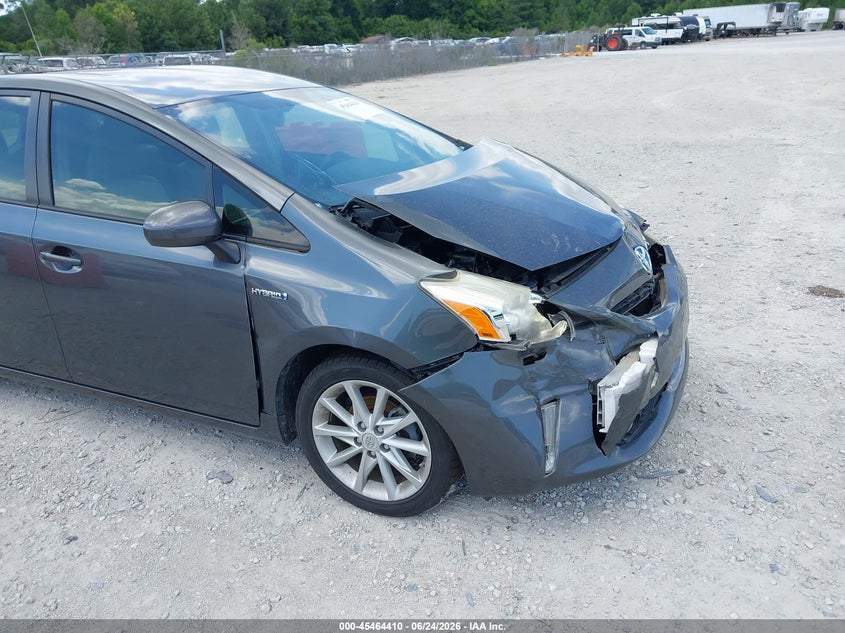 2013 TOYOTA PRIUS V auction photo 6