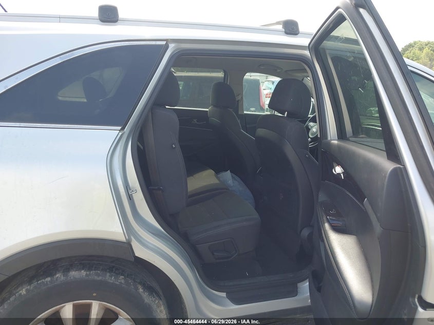 2017 KIA SORENTO auction photo 8