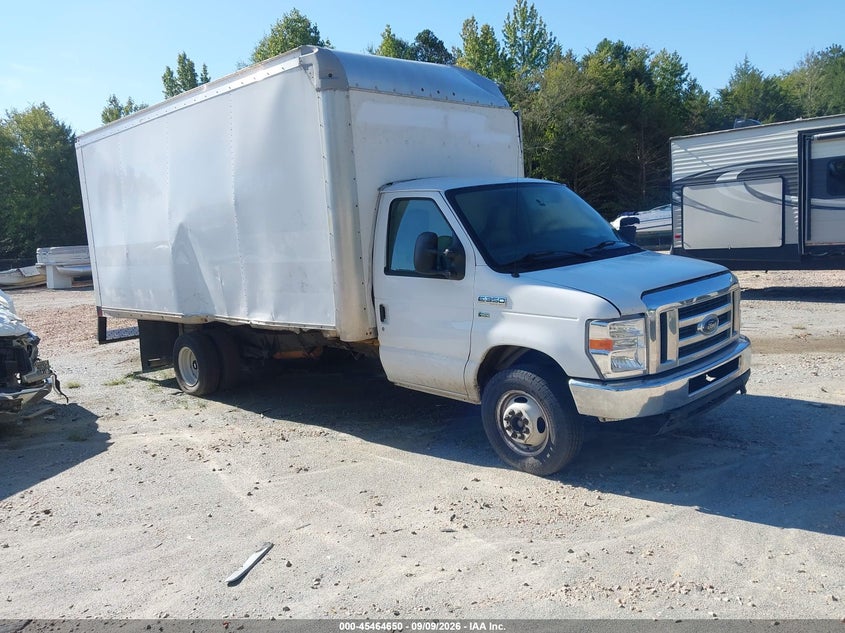 2019 FORD E-350 CUTAWAY auction photo 1