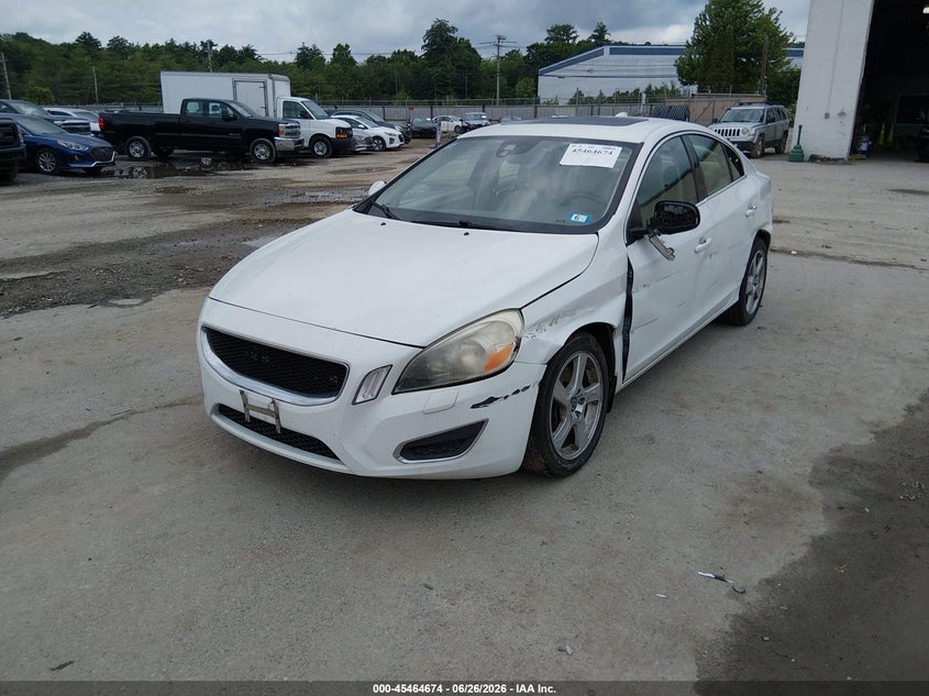 Vin: yv1622fs8c2122956, lot: 45962811, volvo s60 t5/t5 w/moonroof 20122