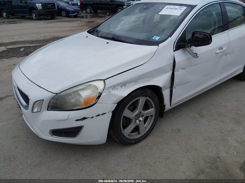 2012 Volvo S60 T5/T5 W/Moonroof VIN: YV1622FS8C2122956 Lot: 45464674