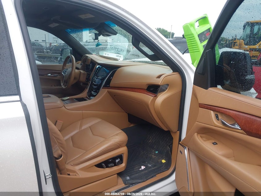2017 CADILLAC ESCALADE auction photo 5