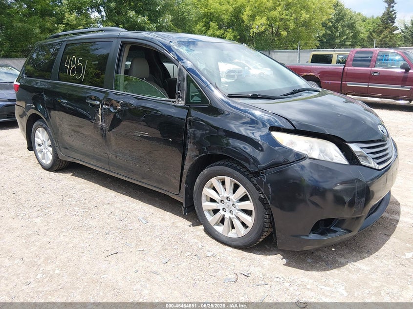 2015 TOYOTA SIENNA XLE 7 PASSENGER