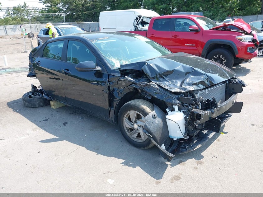 2025 HYUNDAI ELANTRA  (VIN: KMHLL4DG2SU913594)