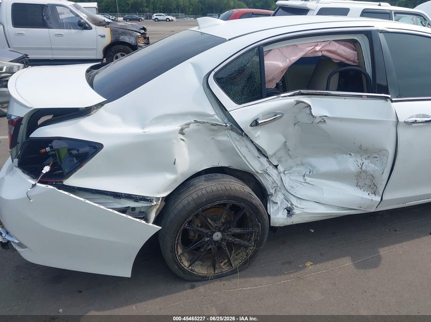 2017 HONDA ACCORD HYBRID auction photo 6