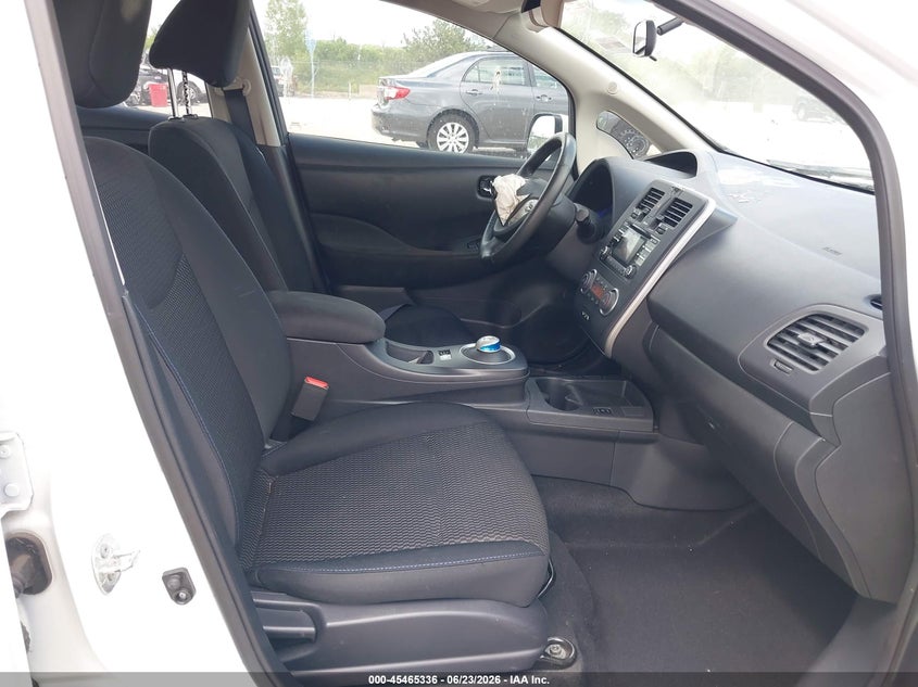 2015 NISSAN LEAF auction photo 5