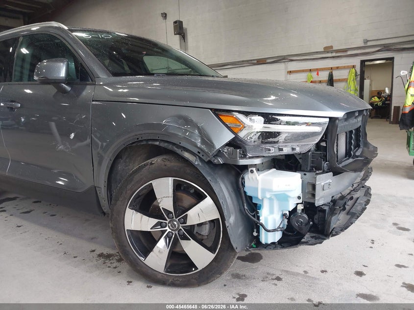 2019 Volvo Xc40 T5 Momentum/T5 R-Design VIN: YV4162XZ5K2011034 Lot: 45465648