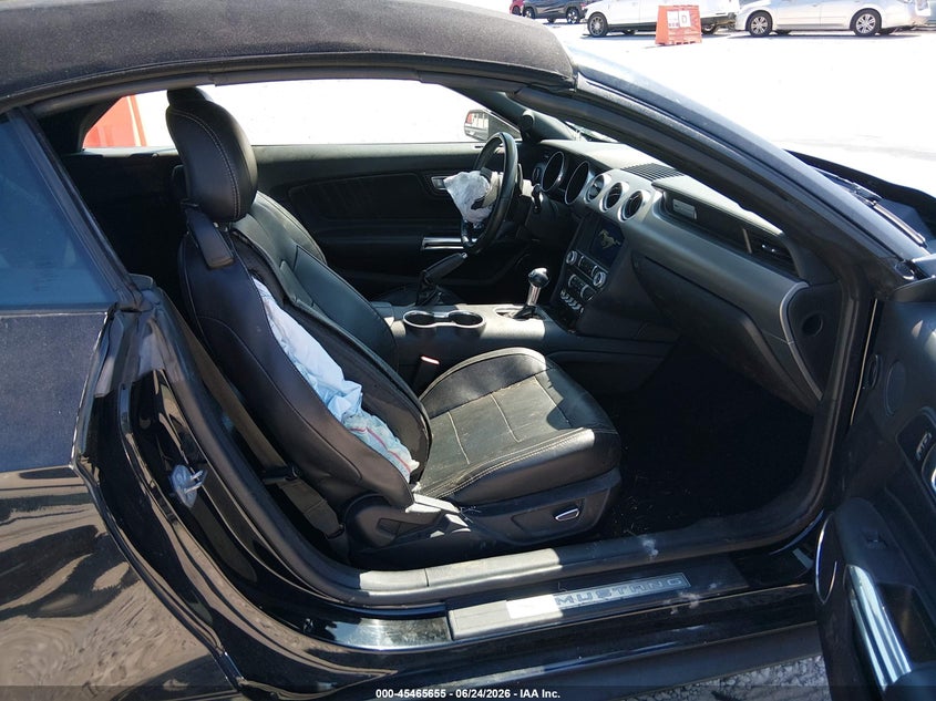 2019 FORD MUSTANG auction photo 5