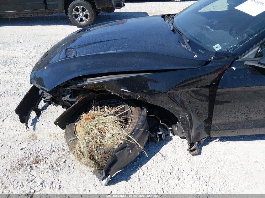2019 FORD MUSTANG auction photo 6