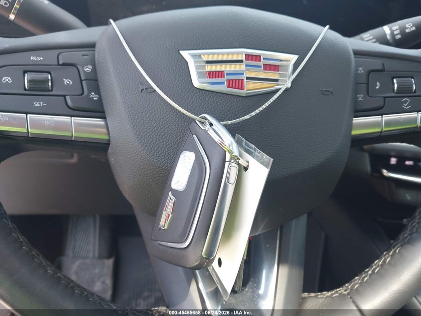 2025 Cadillac Xt4 Awd Premium Luxury VIN: 1GYFZDR48SF130843 Lot: 45465658