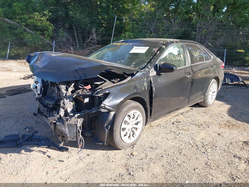 2015 Toyota Camry, Front End, IAAI, VIN 4T4BF1FK2FR467090 — photo 2