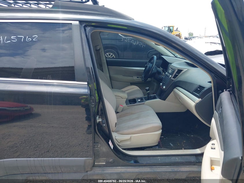 2013 SUBARU OUTBACK auction photo 5