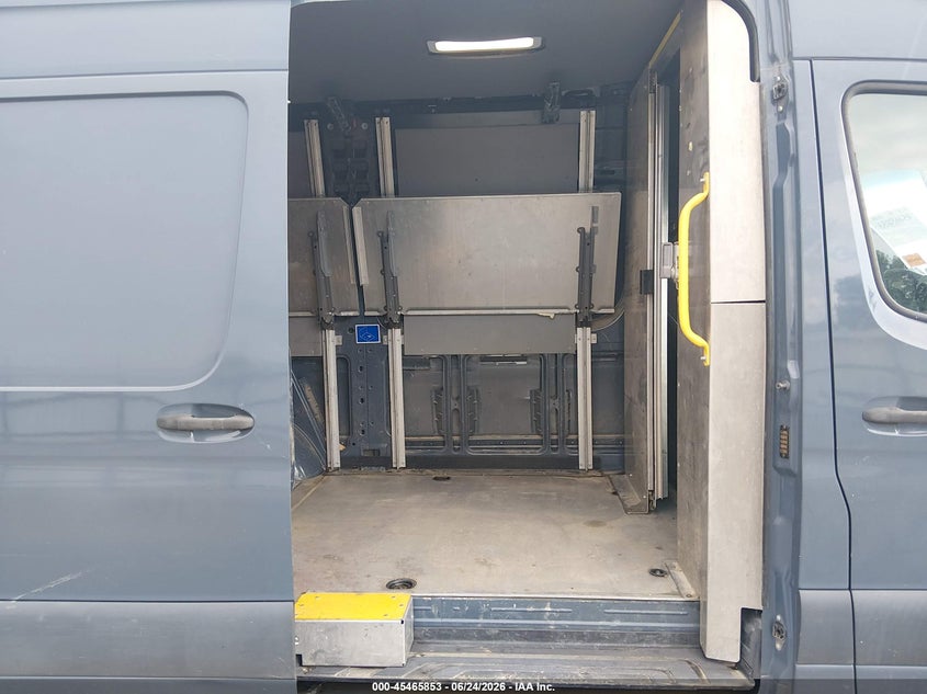 2019 MERCEDES-BENZ SPRINTER 2500 auction photo 8