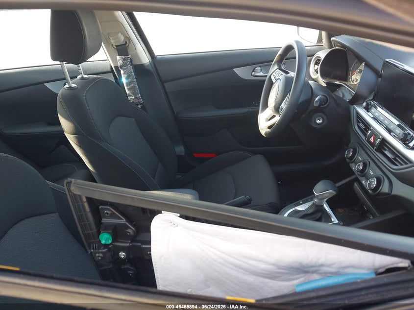 2024 KIA FORTE auction photo 5