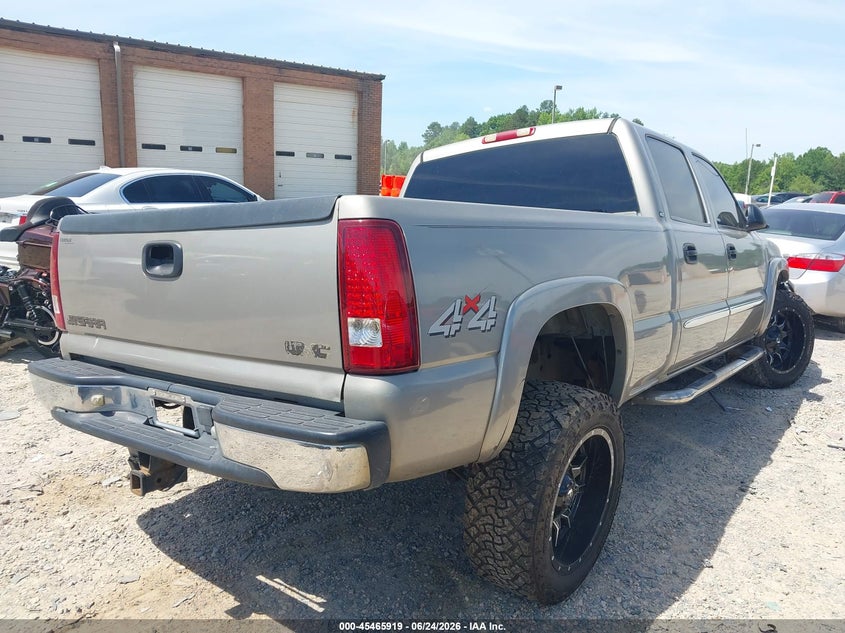 2003 GMC SIERRA 1500HD auction photo 4