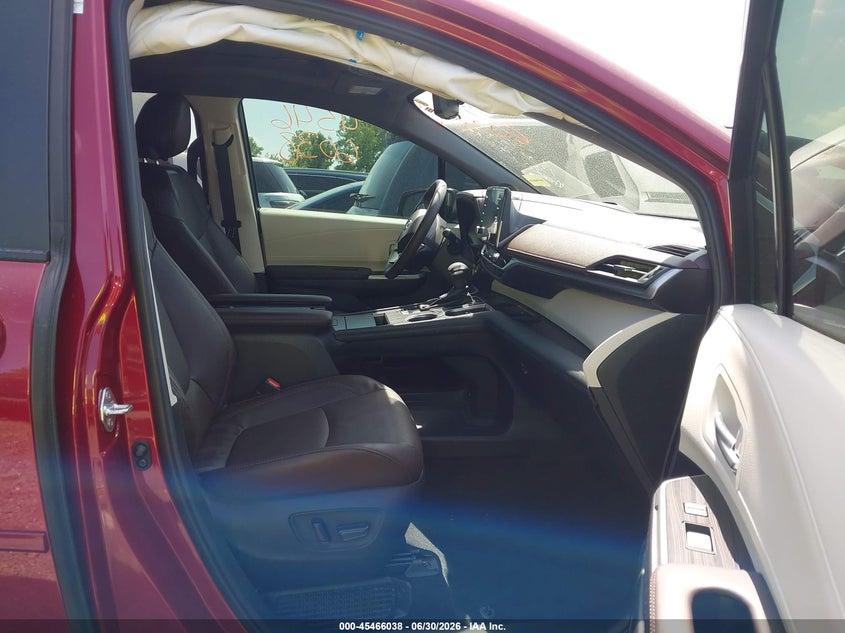 2024 TOYOTA SIENNA auction photo 5