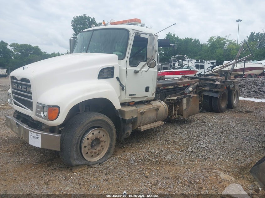 1M2AG11C47M051109 2007 Mack 700 Cv700 photo 1