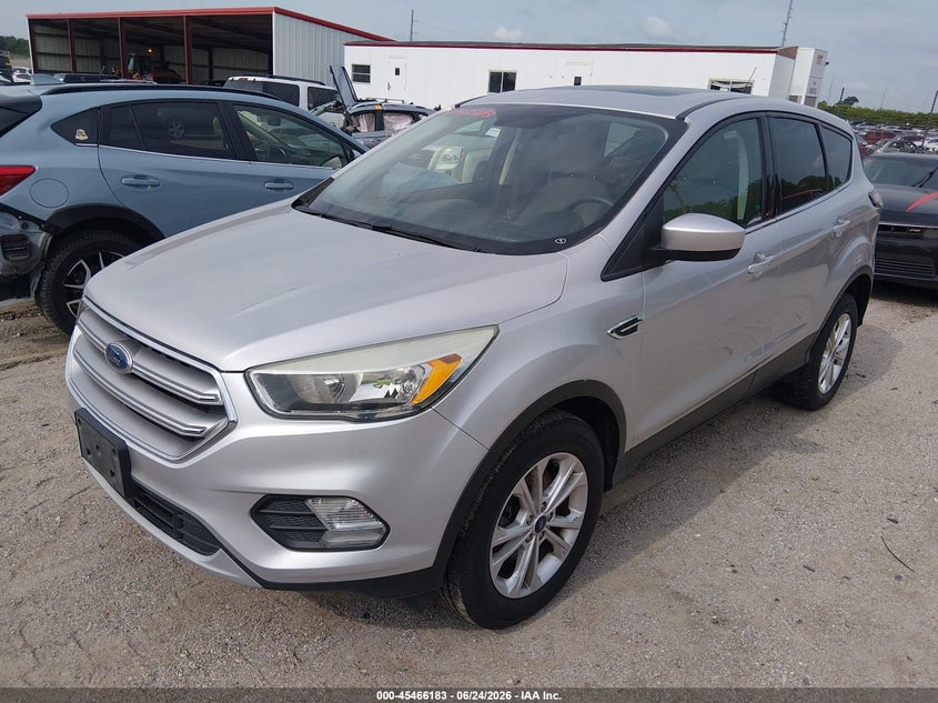 2017 Ford Escape Se 1FMCU9GDXHUA80406 photo 1