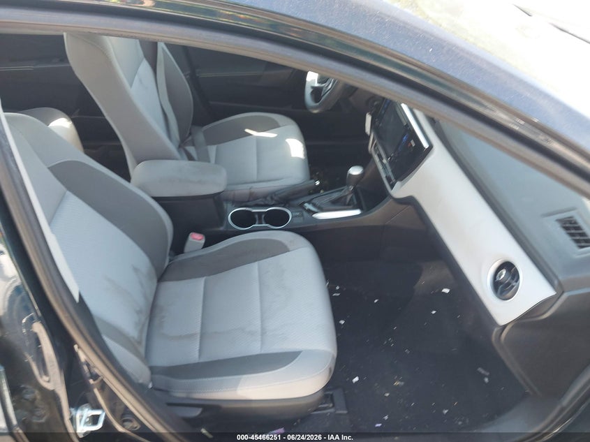 2017 TOYOTA COROLLA auction photo 5