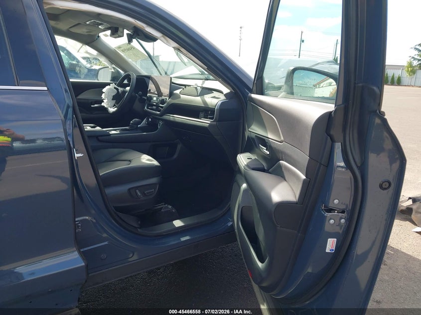 2025 TOYOTA GRAND HIGHLANDER auction photo 5