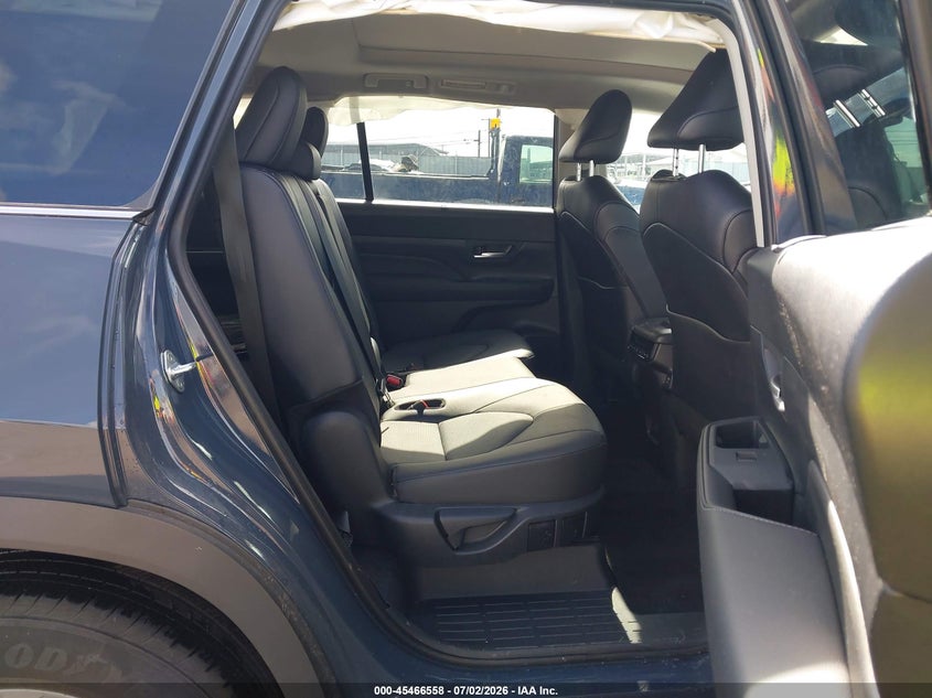 2025 TOYOTA GRAND HIGHLANDER auction photo 8