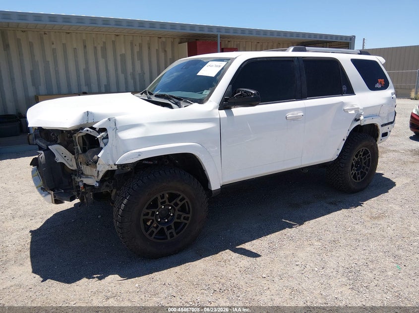 2021 TOYOTA 4RUNNER auction photo 2