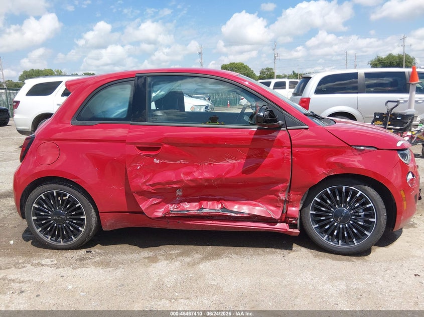 2024 Fiat 500E Inspi(Red) Fwd VIN: ZFAFFAA4XRX205739 Lot: 45467410