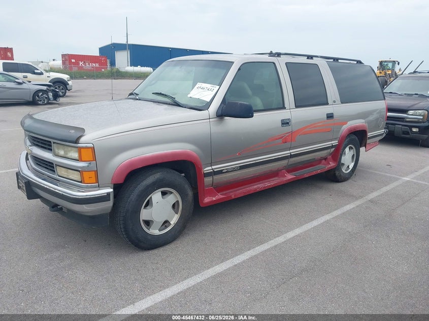 1999 CHEVROLET SUBURBAN auction photo 2