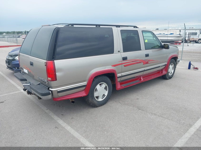 1999 CHEVROLET SUBURBAN auction photo 4