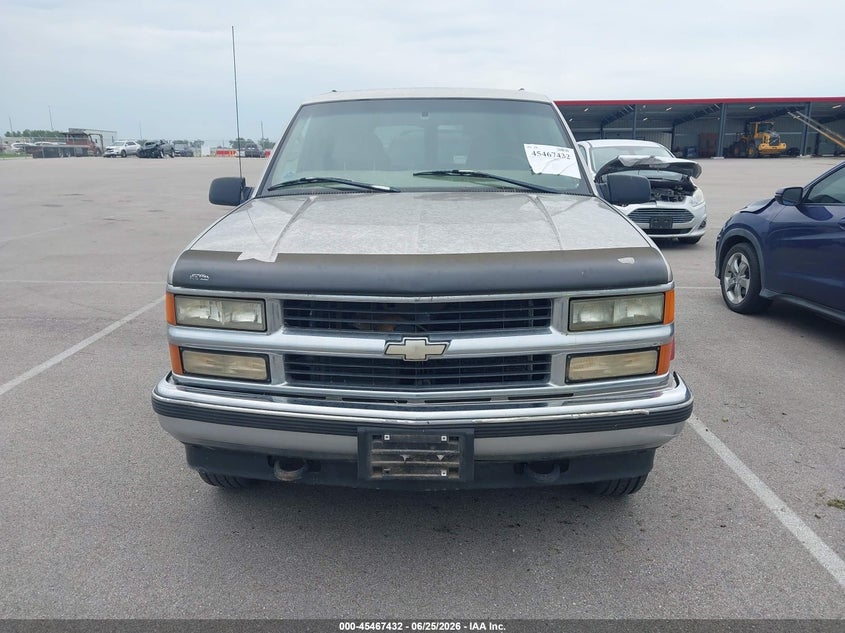 1999 CHEVROLET SUBURBAN auction photo 6